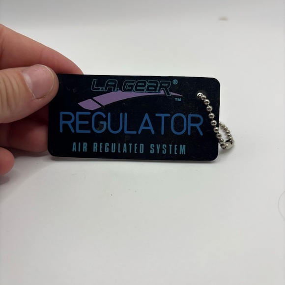 VINTAGE L.A.GEAR REGULATOR, AIR REGULATED SYSTEM, KEY CHAIN - Picture 2 of 2